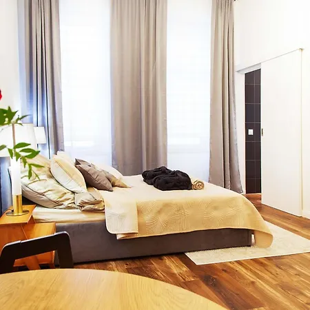 Cybulskiego 11 - - Rooms, 24h Self Check-in アパート *